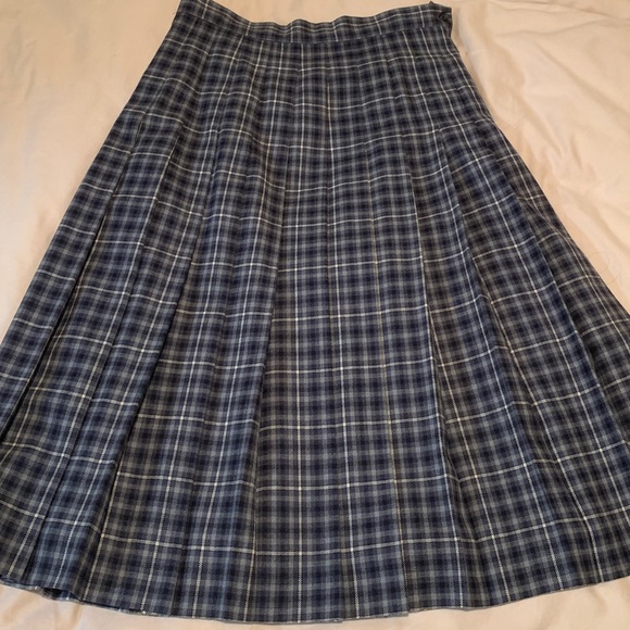 L.L. Bean 100% Wool Pleated Plaid Skirt size 12 Petite Women - Picture 3 of 8